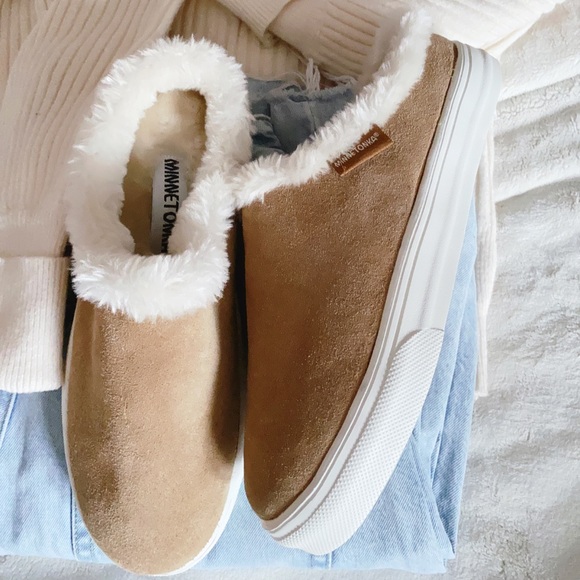 Minnetonka Windy faux fur sneakers - Picture 10 of 10